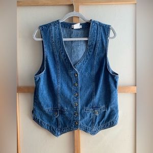 Cherokee size medium jean vest